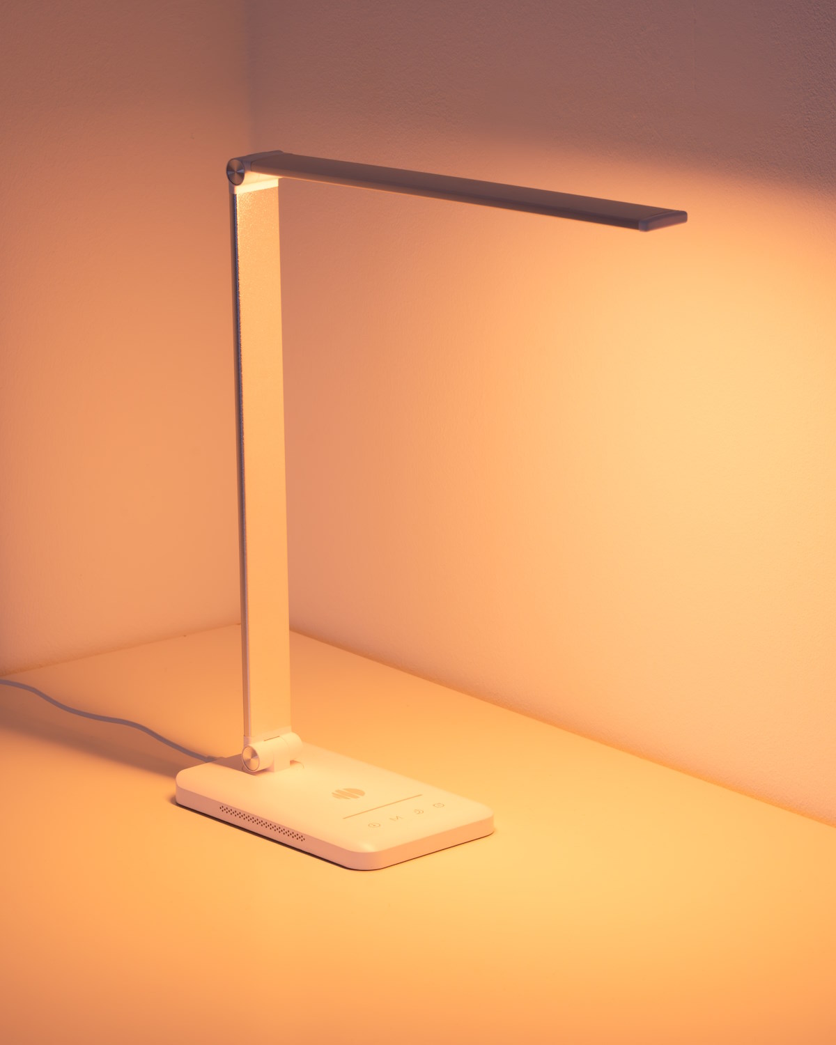 Spectra-Desk-Lamp-04-Sunset-1200x1500